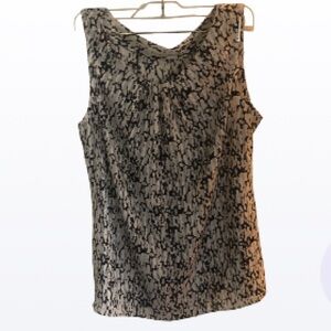 Women's Black and White Sleeveless Top